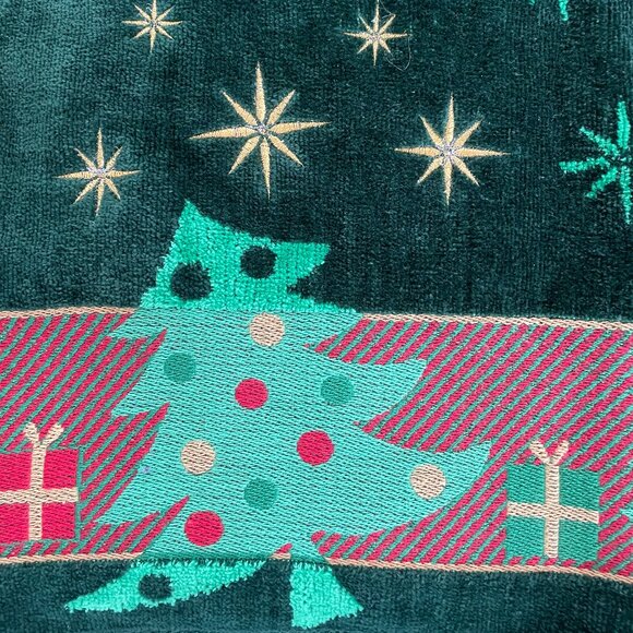 10-Piece Green Christmas Towel Set - Picture 11 of 13